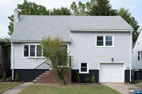 Photo of 78 Poplar Avenue, Little Ferry, NJ 07643 (MLS # 25036296)