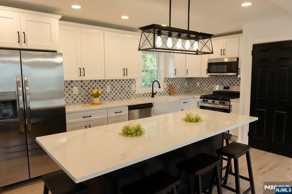 Photo of 78 Poplar Avenue, Little Ferry, NJ 07643 (MLS # 25036296)