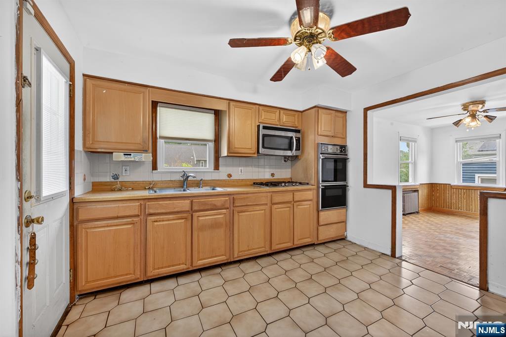 28 Livingston Place