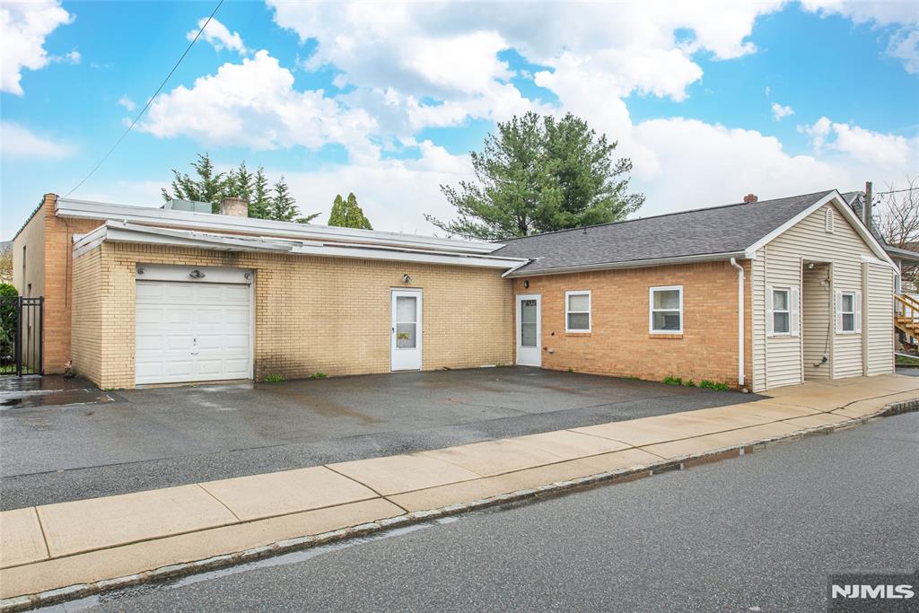 Property for Sale at 58 Coney Road, Little Falls, New Jersey - Bedrooms: 3 
Bathrooms: 2 
Rooms: 8  - $599,900