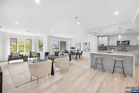 Photo of 302 Smith Court, Edgewater, NJ 07020 (MLS # 25041208)