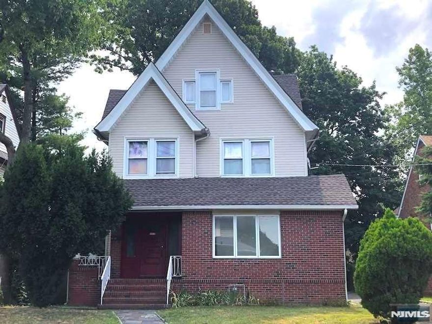 Brick faced 2 family house 2nd floor & 3rd floor unit!Total of 3 bedrooms & 2 full baths perfect for mother/daughter life style living!Facing south very bright unit!Inviting entrance foyer w/own washer & dryer and stairs to 2nd floor!All new carpet throughout except kitchen & bathroom!Huge living room w/street view!Nice kitchen w/plenty cabinet space & pretty treelined backyard view!Good size one bedroom & cozy size 2nd bedroom!Updated full bathroom!Another steps to 3rd floor unit w/good size 1 bedroom & full bathroom!Big eat-in kitchenette w/plenty cabinet space & counter space!Fenced private backyard w/outdoor barbecue area and vegetable/flower garden shared with 1st floor tenant!Landlord will provide water & 1 parking space on 5 car long driveway that shared w/1st floor tenant!Also Plenty street parking space in front of the house!Very close to n.y bus & #4 elementary school & fairway supermarket!