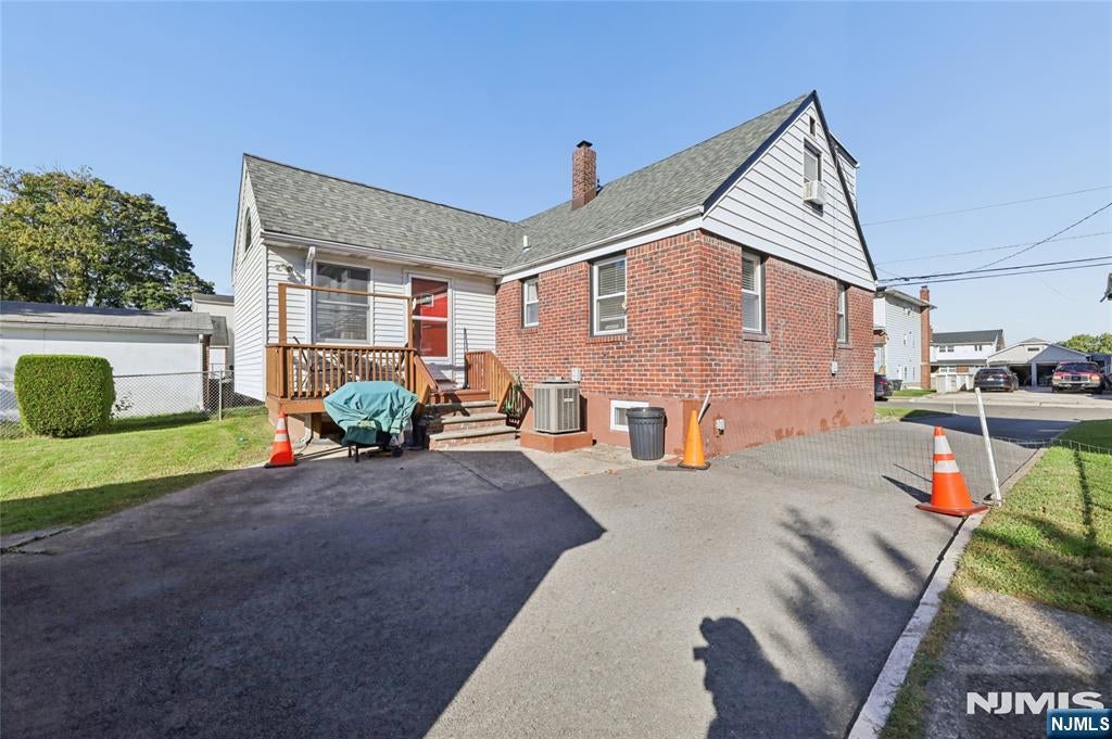 86 Falmouth Avenue