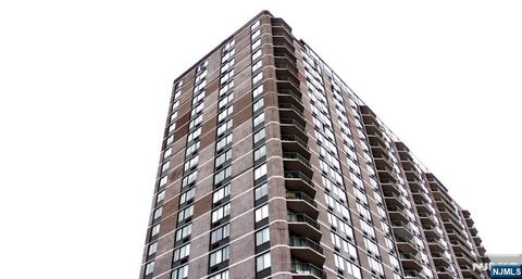 Photo of 770 Anderson Ave #11C, Cliffside Park, NJ 07010 (MLS # 25040878)