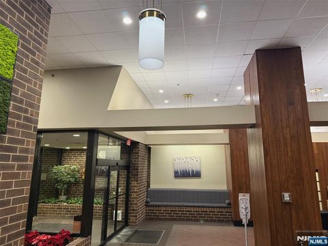 Photo of 770 Anderson Ave #11C, Cliffside Park, NJ 07010 (MLS # 25040878)