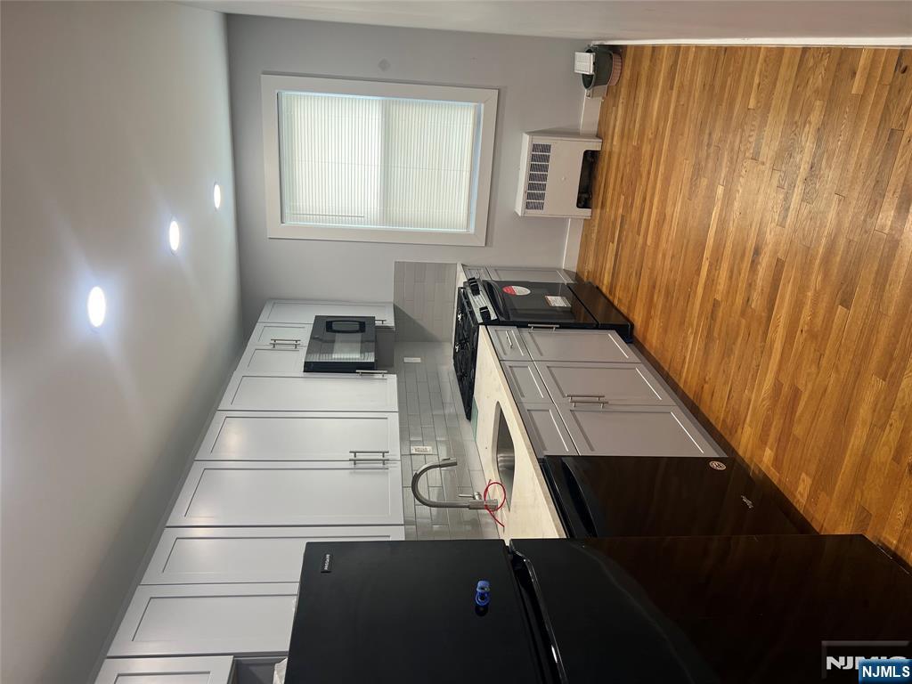 935 Broad Street 35B