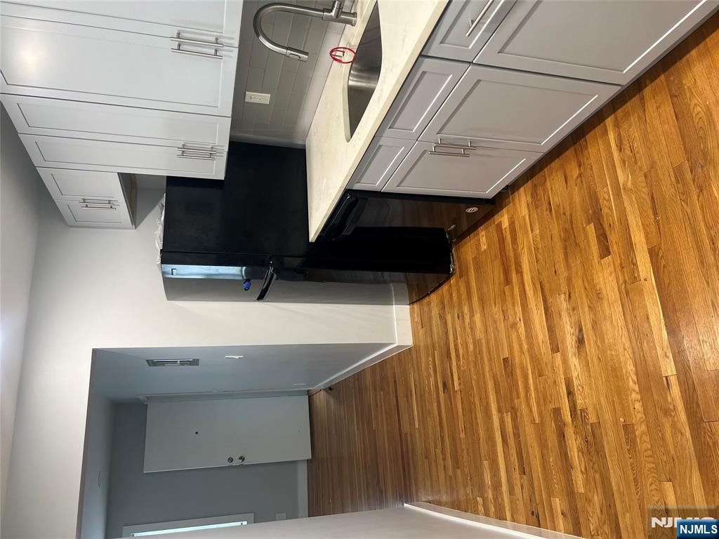 935 Broad Street 35B