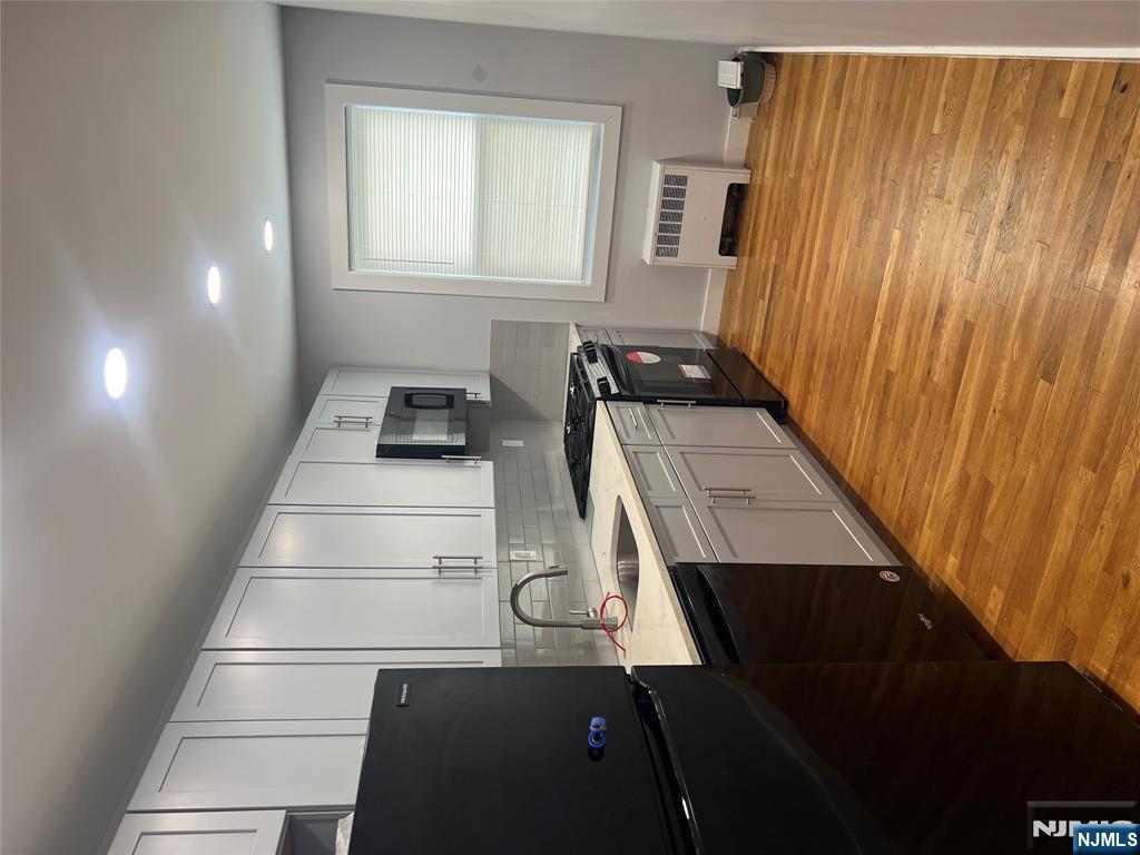 935 Broad Street 35B