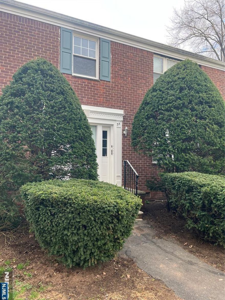 Renovated First floor unit . 2 bedrooms, full bath, kitchen, living room/ Dinning room . one free parking space . $50.00 for additional parking space. Close to bus stop, shopping and schools. Close to Garden state Parkway. Vacant and easy to show.