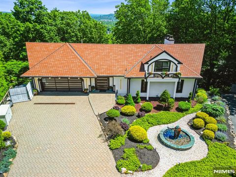 18 Fairview Drive North Caldwell NJ 07006