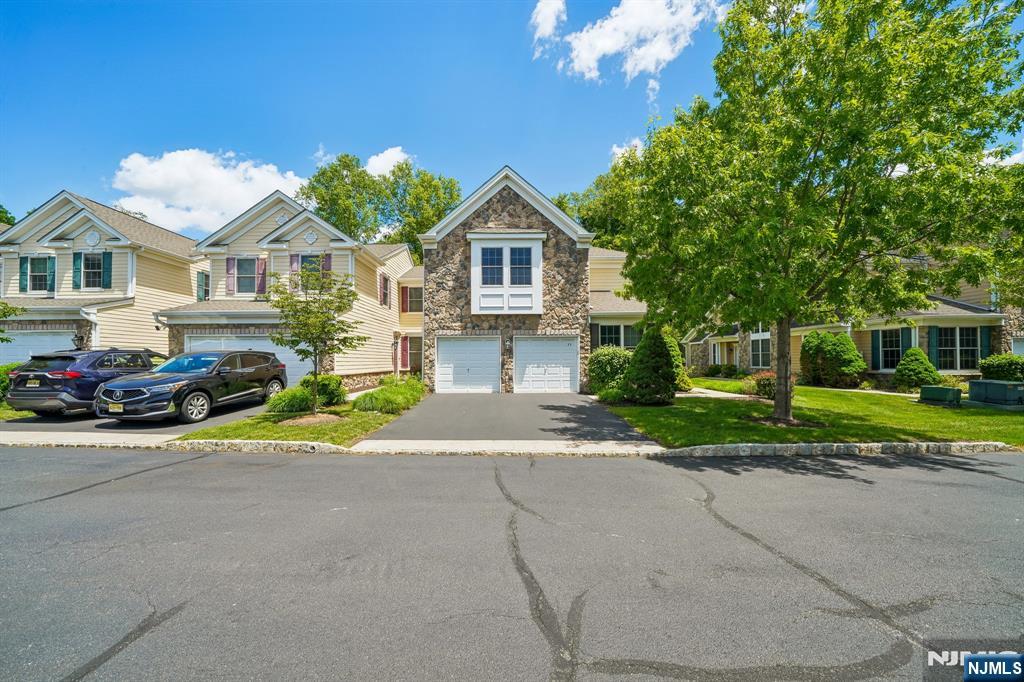 11 Hopkins Court