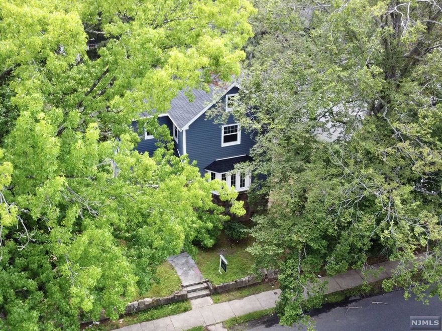 This beautifully renovated home sitting on a 0.28 acre corner lot. Stainless Steel and pure white Kitchen with soft close cabinetry. Jack and Jill layout in upstairs bathroom, Luxury tiles in both tub bathrooms. Hardwood flooring throughout and bright bay windows. Newer (2018) Dual Zone Central A/C and heating, roof, gutters, siding, along with Washer and Dryer and Spacious Wood Deck. Award winning schools, Easy Access to NYC buses, minutes to downtown area with restaurants and shops. Minutes to Kings, Whole Foods, new restaurants and many more amenities.