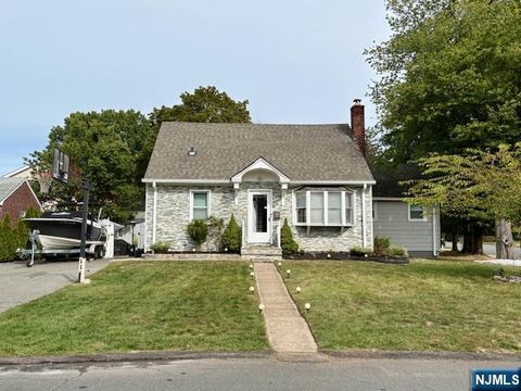 6 Sherwood Road Dumont NJ 07628