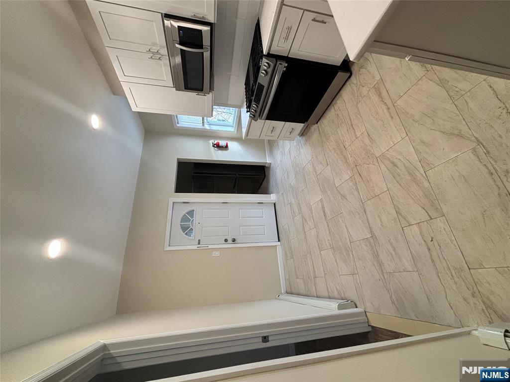 42 Maple Avenue 2