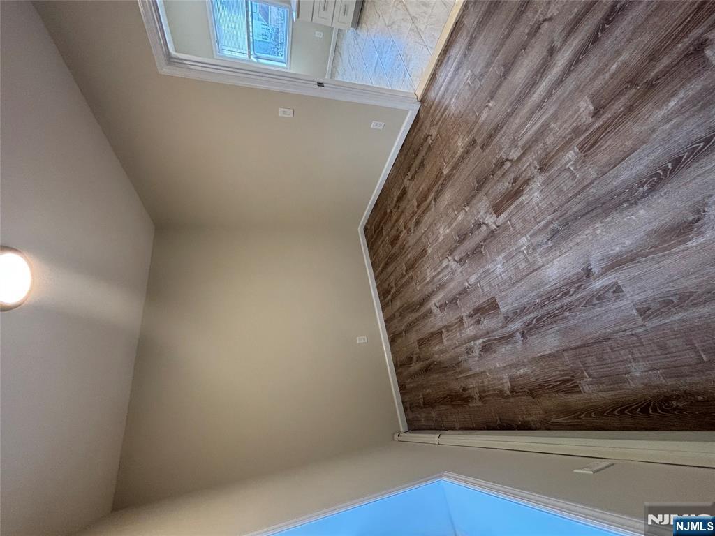 42 Maple Avenue 2