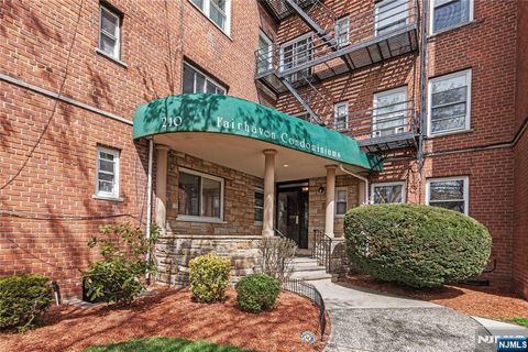 210 Woodcliff Avenue 5f North Bergen NJ 07047