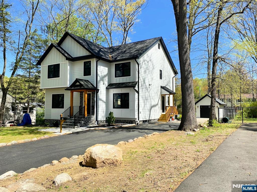14 Cabot Lane