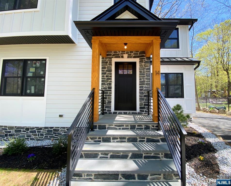 14 Cabot Lane