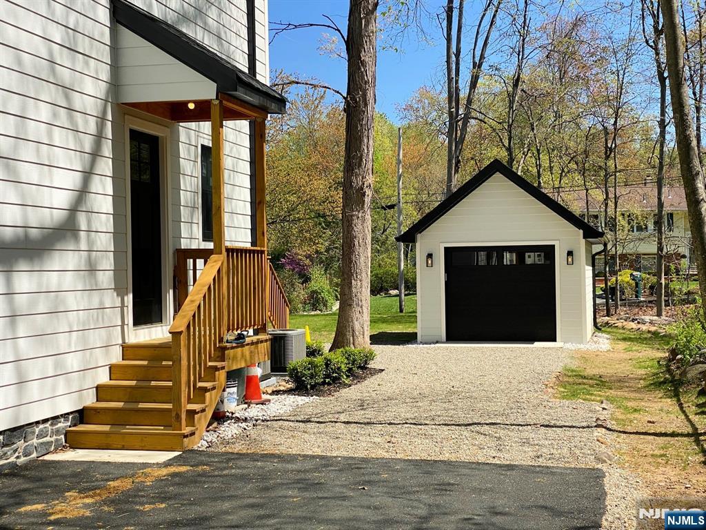 14 Cabot Lane