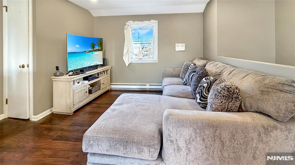 154 Charlton Avenue 2