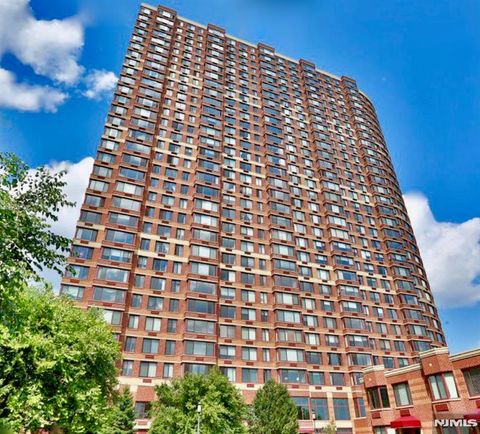 Photo of 100 palisade Road #3408, Fort Lee, NJ 07024 (MLS # 26020163)