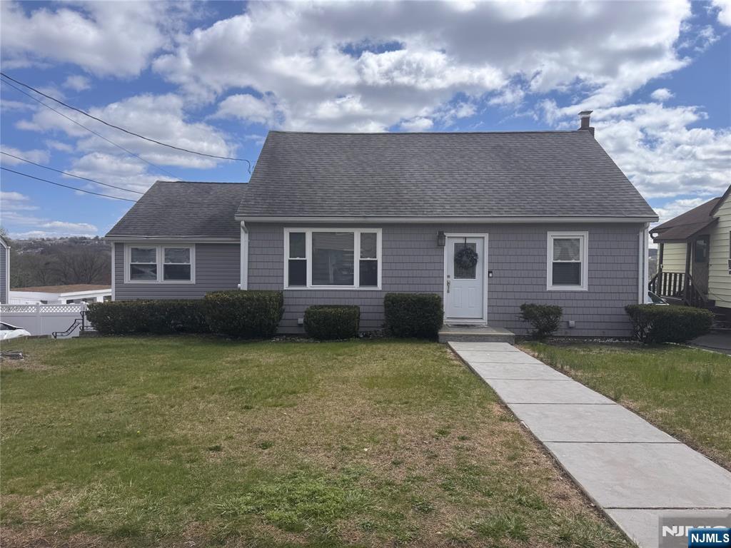 Property for Sale at 29 Duffus Avenue, Totowa, New Jersey - Bedrooms: 4 
Bathrooms: 4 
Rooms: 7  - $679,000