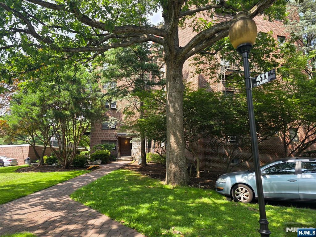 411 Park Place 4D