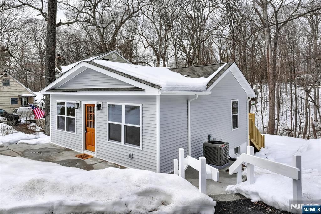 Photo of 39 Old Road, Ringwood, NJ 07456 (MLS # 26005779)