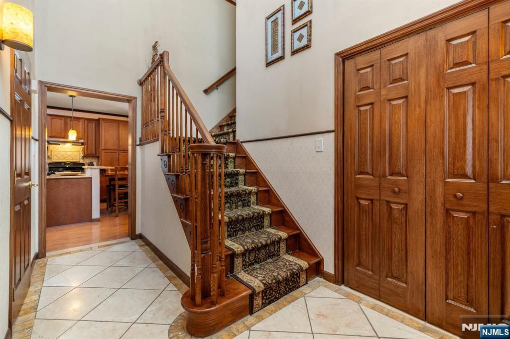 Photo of 238 Park Avenue, Teaneck, NJ 07666 (MLS # 26003412)