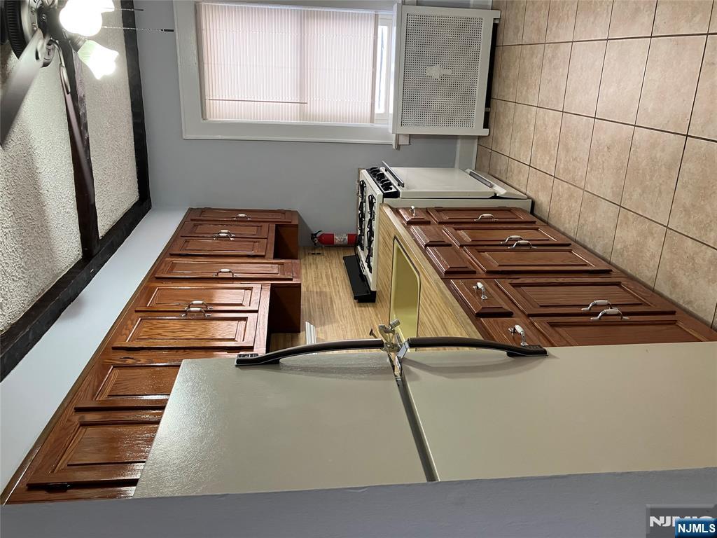 490 Washington Avenue 2nd floor