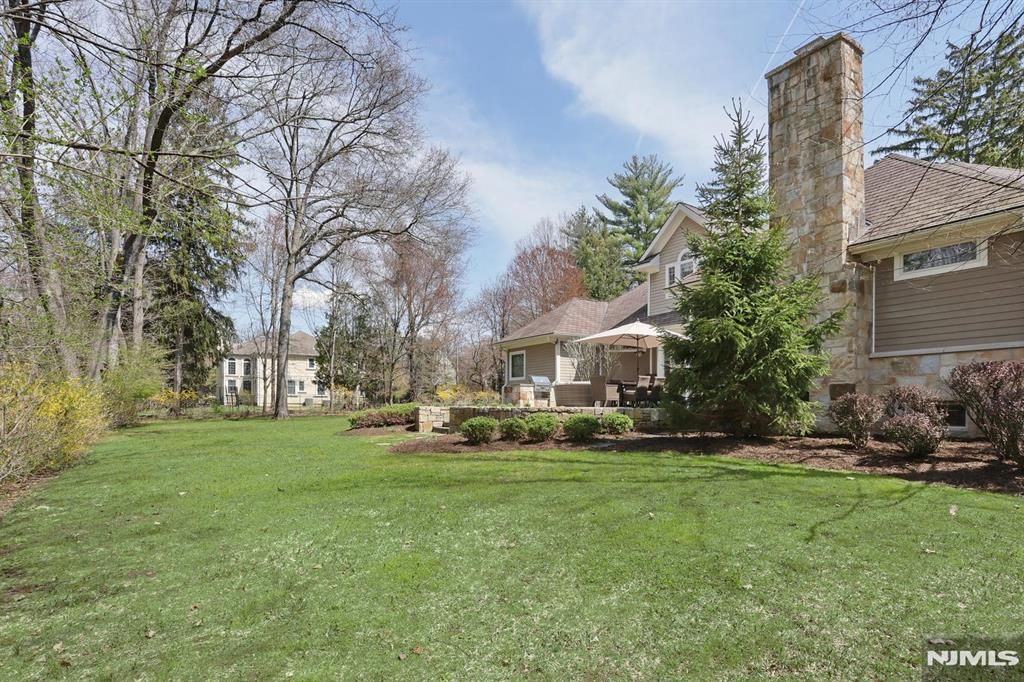 Photo of 285 E Saddle River Road, Upper Saddle River, NJ 07458 (MLS # 26013363)