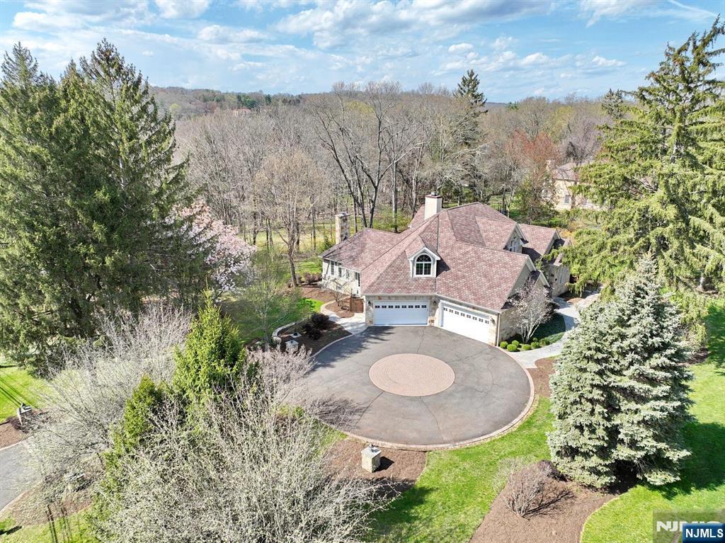 285 E Saddle River Road