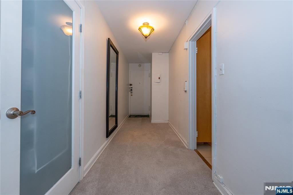 Photo of 3071 Edwin Ave #2F, Fort Lee, NJ 07024 (MLS # 26002484)