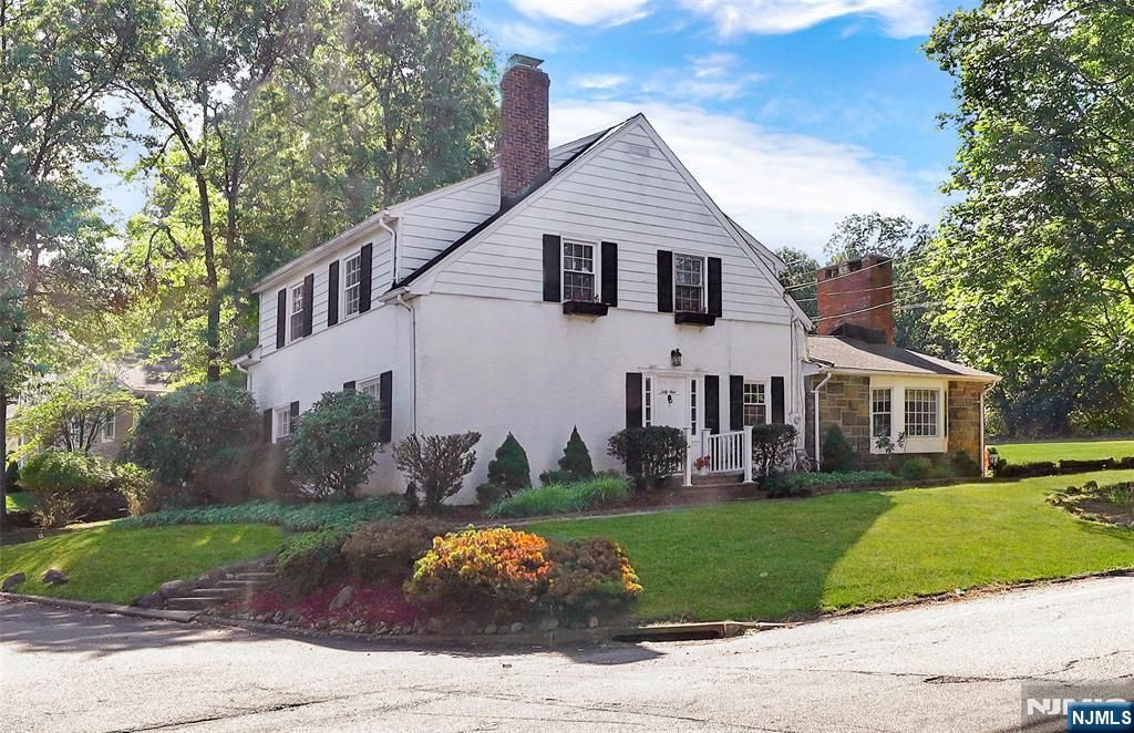 Photo of 69 Ridge Road, Little Falls, NJ 07424 (MLS # 25035274)