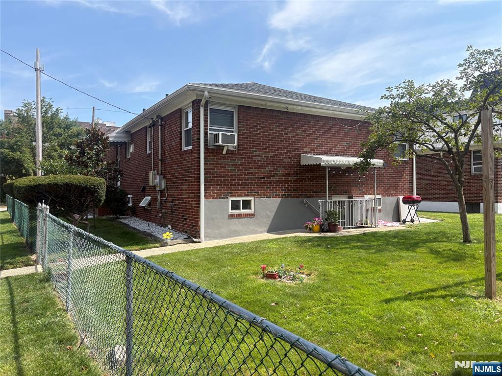 100 Crescent Avenue