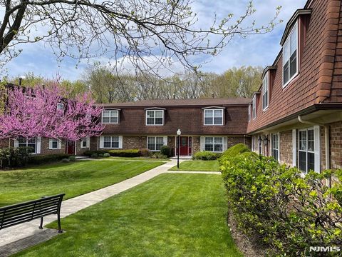 Photo of 405 Sutton Pl, Norwood, NJ 07648 (MLS # 26013025)