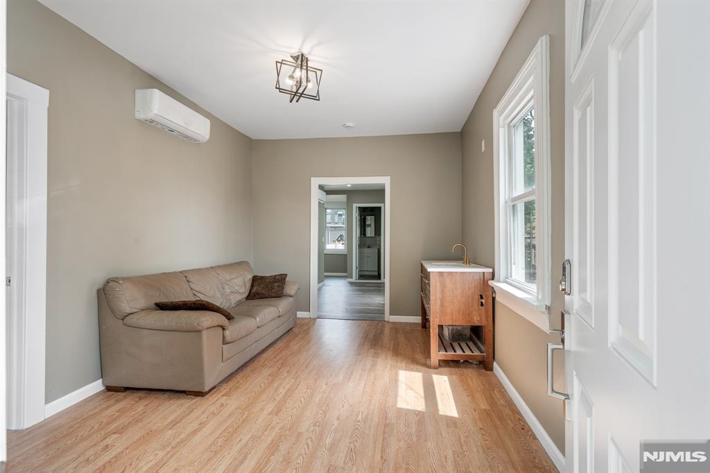 84 Heckel Street