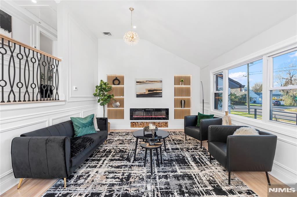 185 Colonial Road