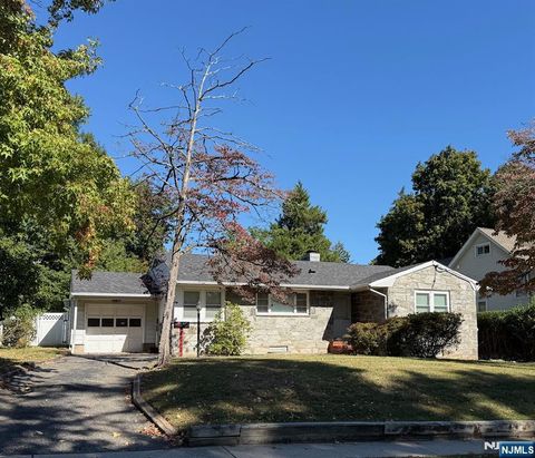 137 Columbus Drive Tenafly NJ 07670