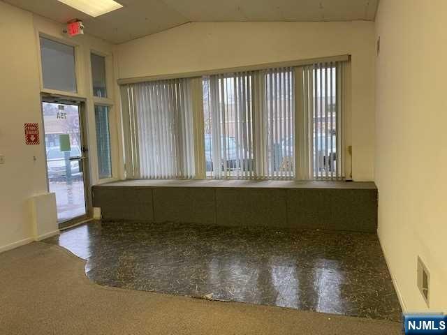 75 W Pleasant Avenue