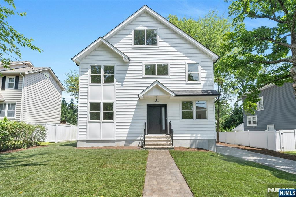 273 W Englewood Avenue
