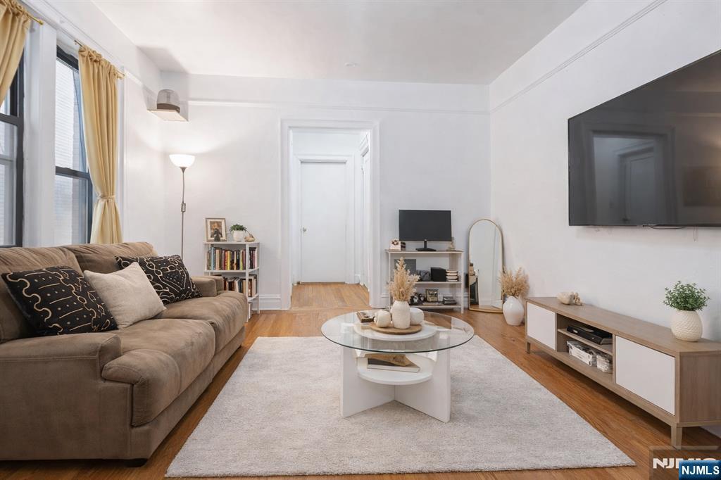 270 Harrison Avenue A-209