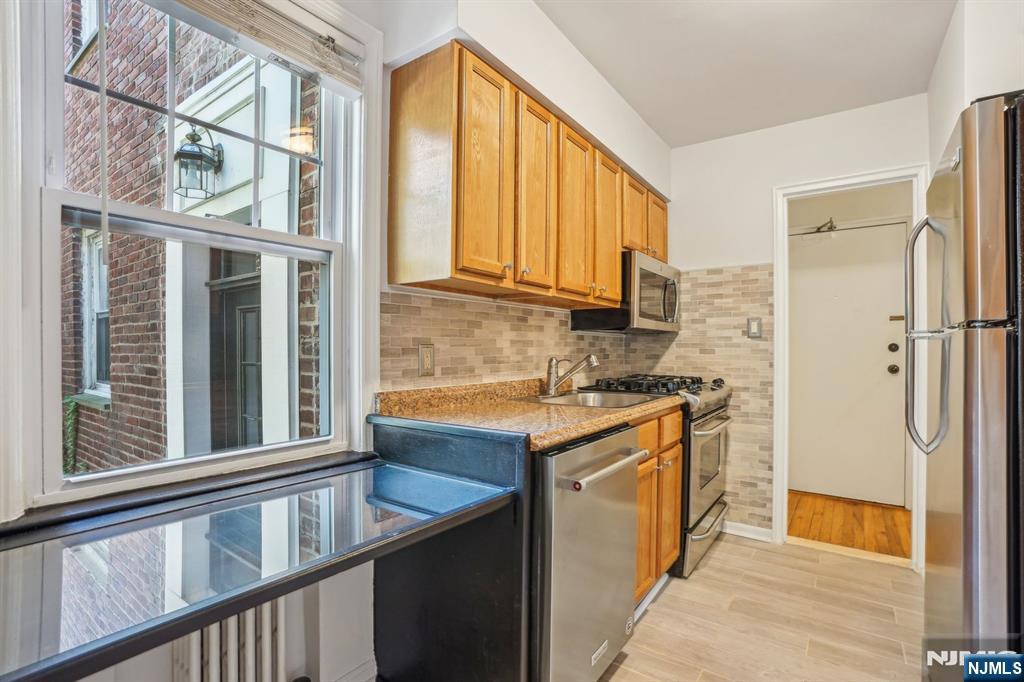 349 Bloomfield 53