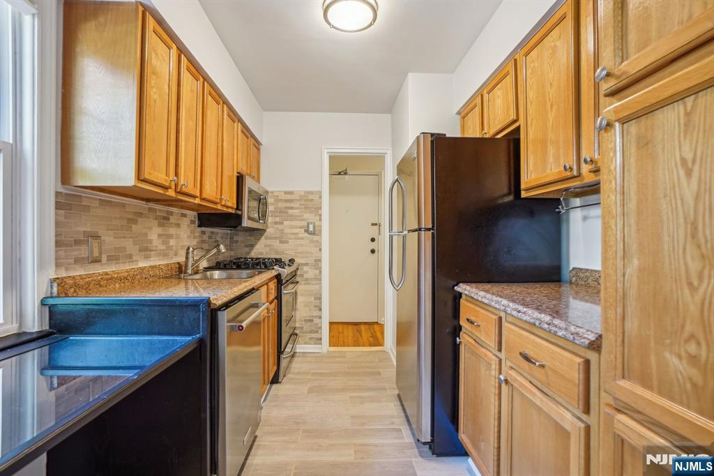 349 Bloomfield 53