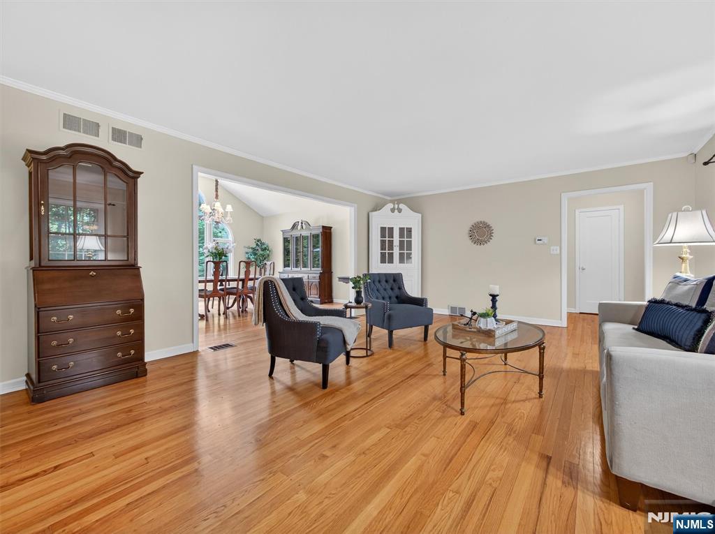 306 Cedar Hill Avenue
