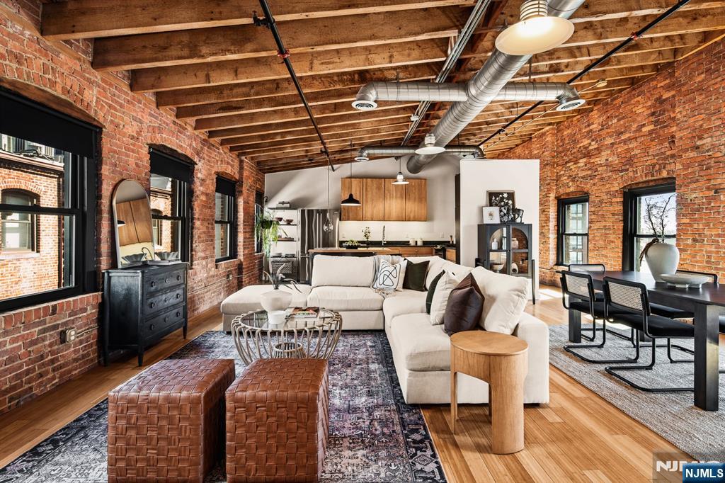 61 New Jersey Railroad Avenue 13