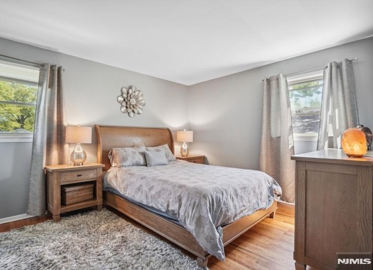 Glen Rock, New Jersey 07452, United States, 3 Bedrooms Bedrooms, ,2 BathroomsBathrooms,Residential,Active,180148