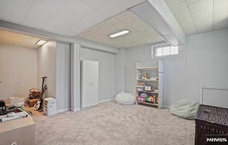 Glen Rock, New Jersey 07452, United States, 3 Bedrooms Bedrooms, ,2 BathroomsBathrooms,Residential,Active,180148