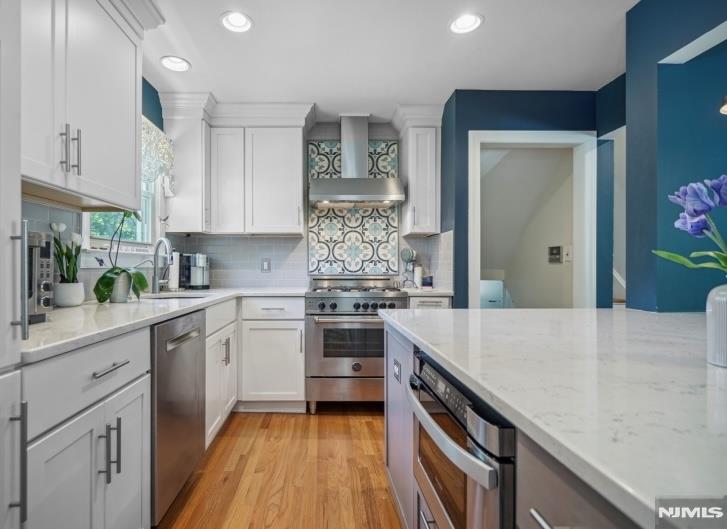 Glen Rock, New Jersey 07452, United States, 3 Bedrooms Bedrooms, ,2 BathroomsBathrooms,Residential,Active,180148