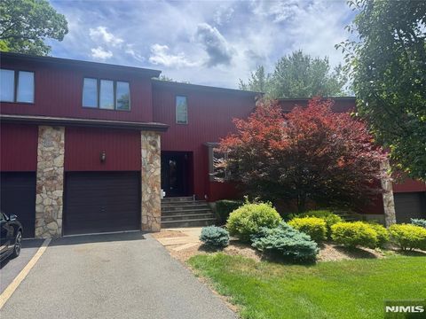 Photo of 244 Butternut DR, Wayne, NJ 07470 (MLS # 26023126)